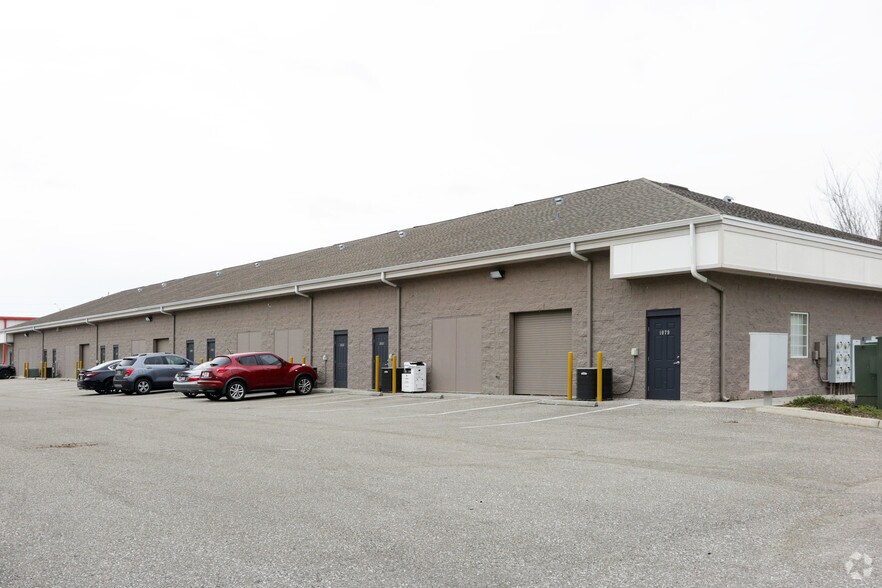 1035-1053 E Brandon Blvd, Brandon, FL à louer - Photo de l’immeuble – Image 3 sur 9