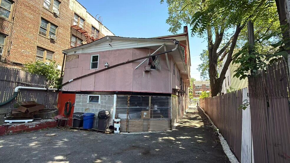 3935 Barnes Ave, Bronx, NY à vendre - Photo de l’immeuble – Image 2 sur 9
