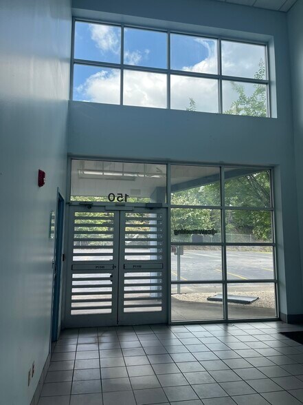 150 Daniel Payne Dr, Birmingham, AL à louer - Photo de l’immeuble – Image 3 sur 5