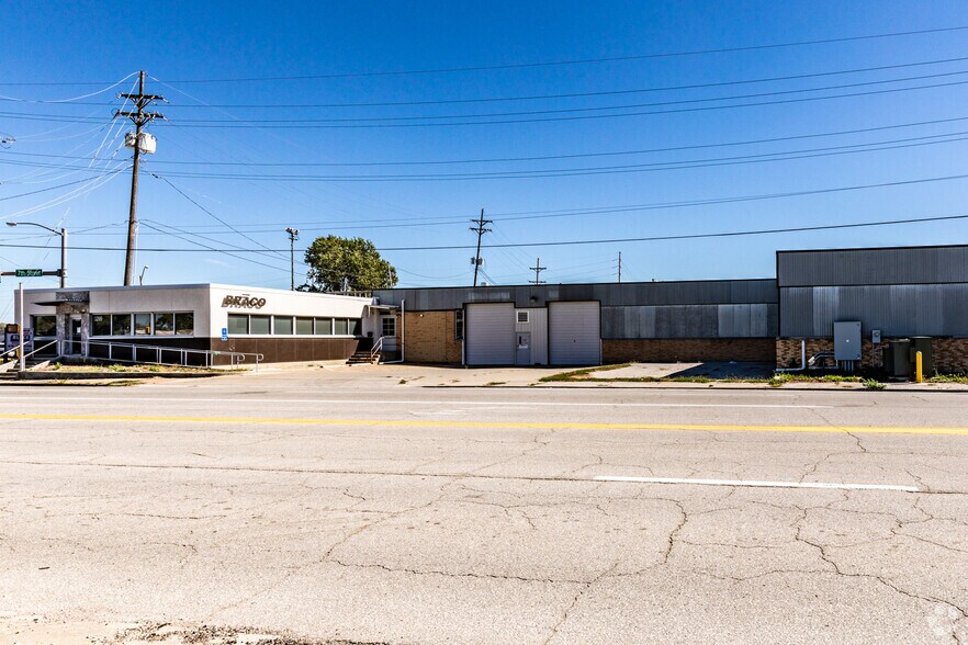 3299 N 7th St Tfwy, Kansas City, KS à vendre - Photo de l’immeuble – Image 1 sur 17