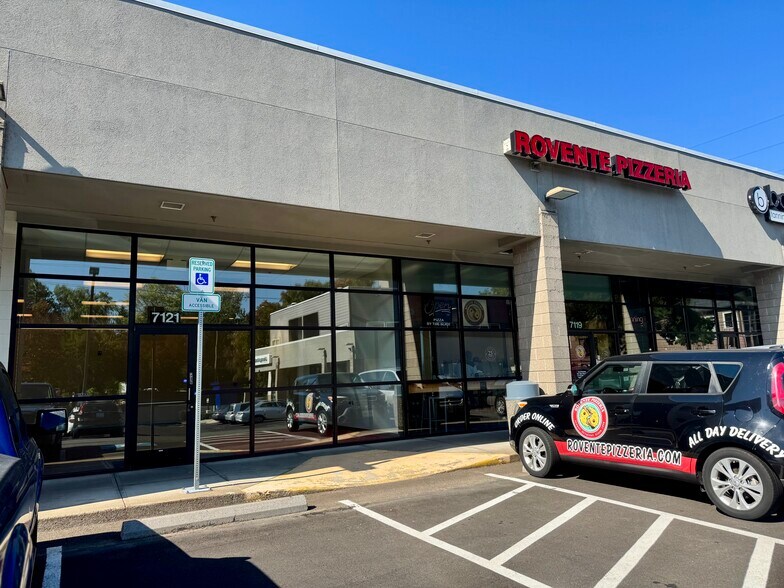 7107-7221 SW Macadam Ave, Portland, OR à louer - Photo de l’immeuble – Image 1 sur 11