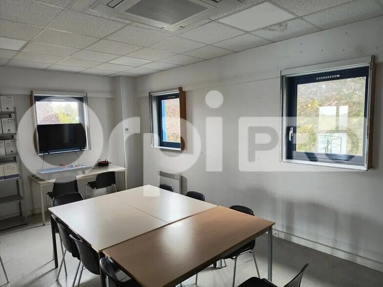 Bureau dans Reims à louer - Photo de l’immeuble – Image 2 sur 4