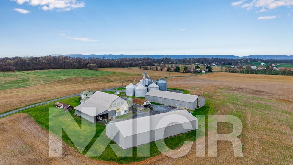 315 Myers Rd, Boiling Springs, PA à vendre - Photo de l’immeuble – Image 2 sur 6