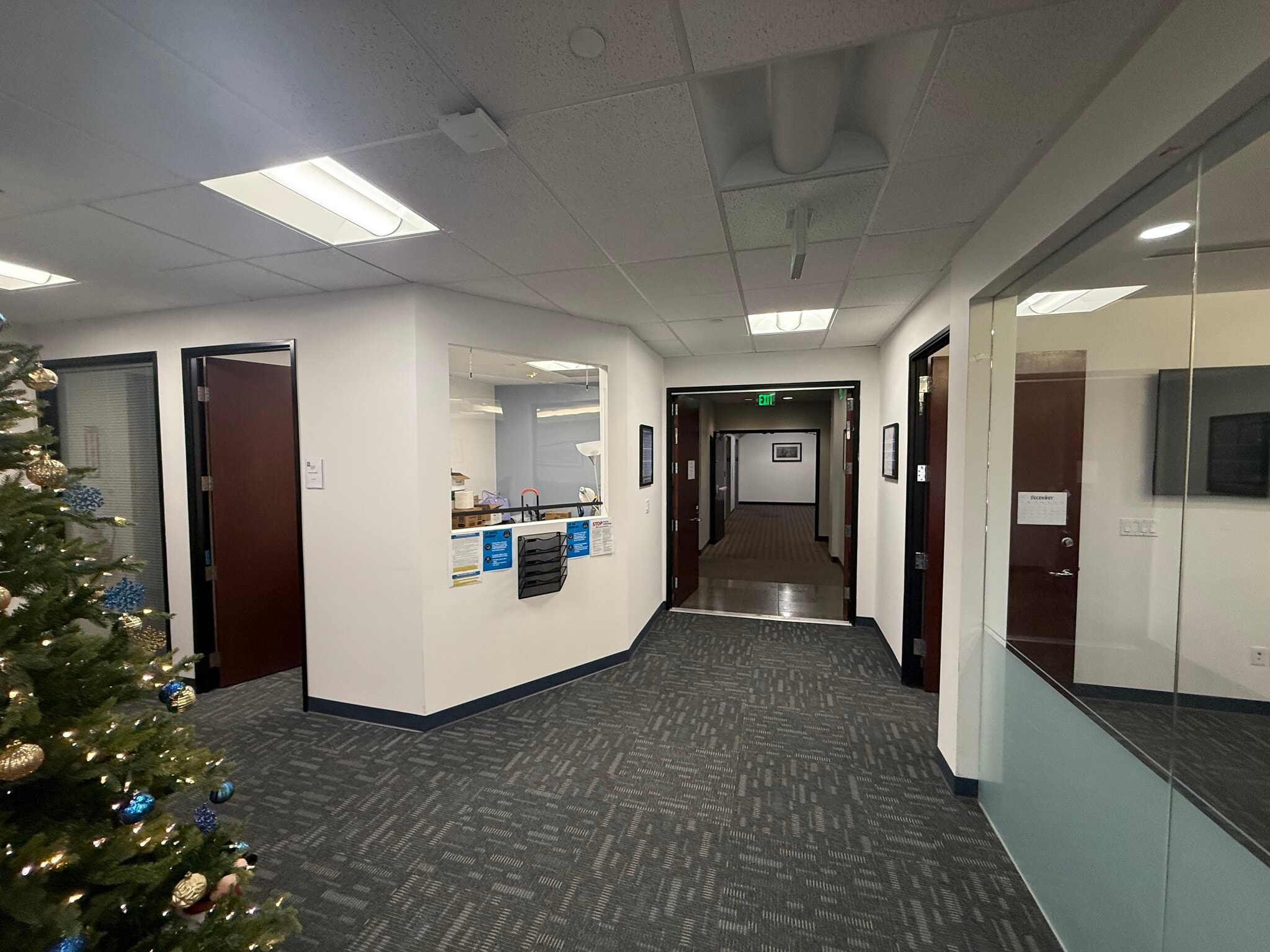 1501 Hughes Way, Long Beach, CA à louer Photo intérieure– Image 1 sur 34