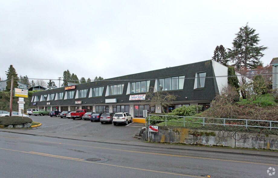 1014 Bay St, Port Orchard, WA à louer - Photo de l’immeuble – Image 2 sur 6