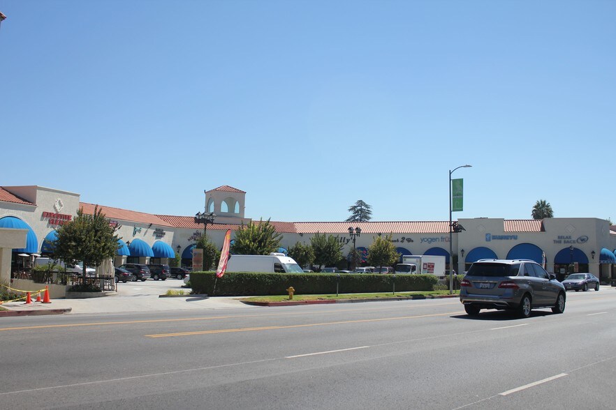 18711-18737 Ventura Blvd, Tarzana, CA à louer - Photo de l’immeuble – Image 3 sur 3