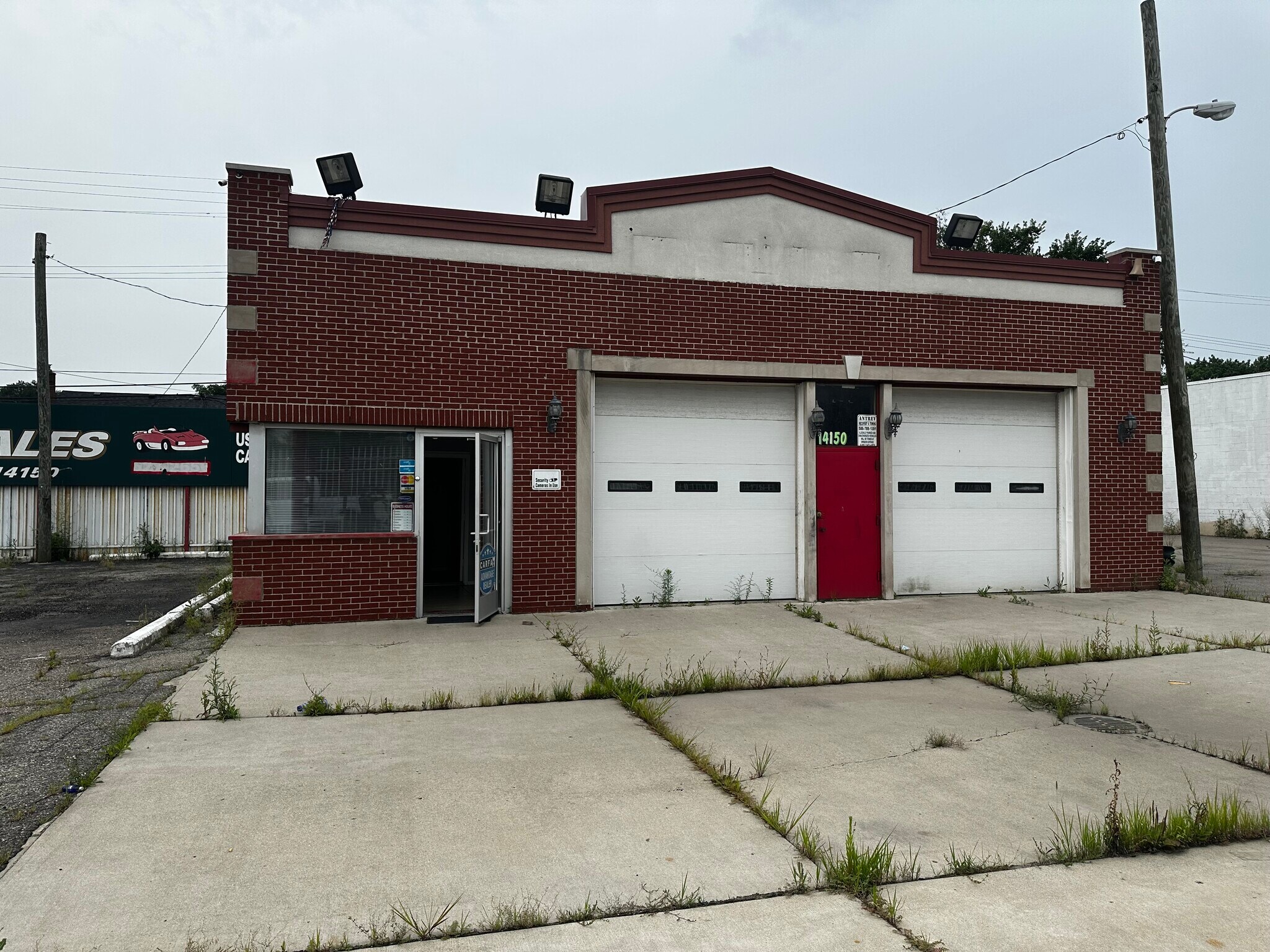 14150 E 8 Mile Rd, Detroit, MI à vendre Photo de l’immeuble– Image 1 sur 37