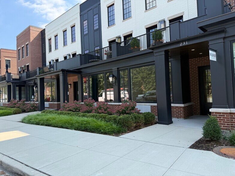 223-225 Burlington Ave, Clarendon Hills, IL à louer - Photo de l’immeuble – Image 1 sur 10