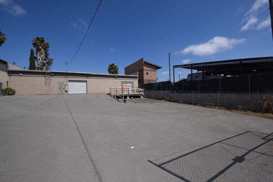828 Grand Ave, Spring Valley, CA à louer - Photo de l’immeuble – Image 2 sur 35