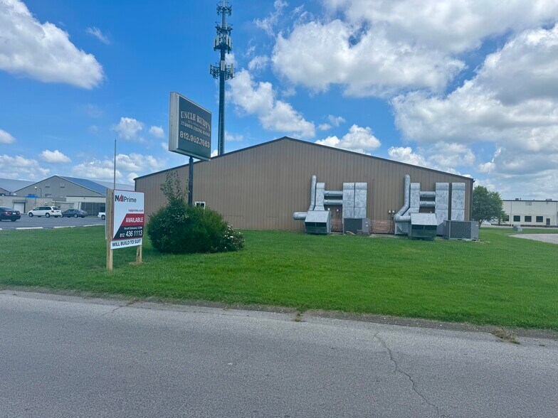 5000 Plaza East Blvd, Evansville, IN à louer - Photo de l’immeuble – Image 1 sur 3