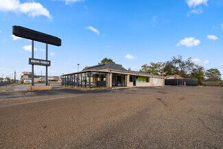 Plus de détails pour 2608 North St, Nacogdoches, TX - Local commercial à louer