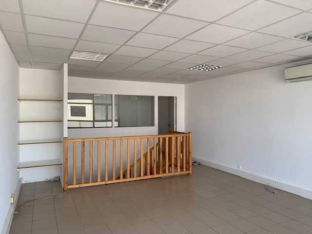 Local d’activités dans Anglet à louer Photo de l’immeuble– Image 1 sur 6