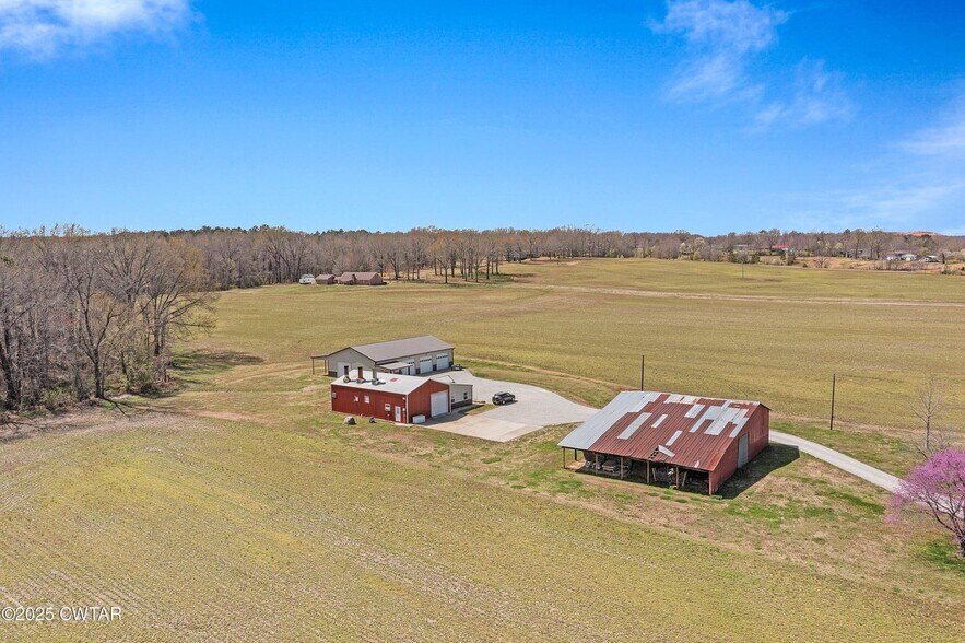 692 Boone Ln, Jackson, TN à vendre - Photo de l’immeuble – Image 2 sur 9