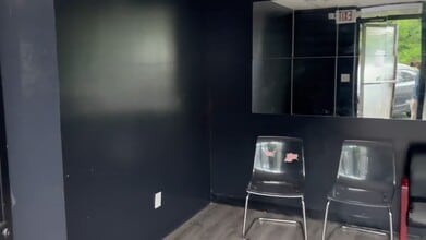 5891 New Peachtree Rd, Doraville, GA à louer - Vidéo sur l’annonce professionnelle