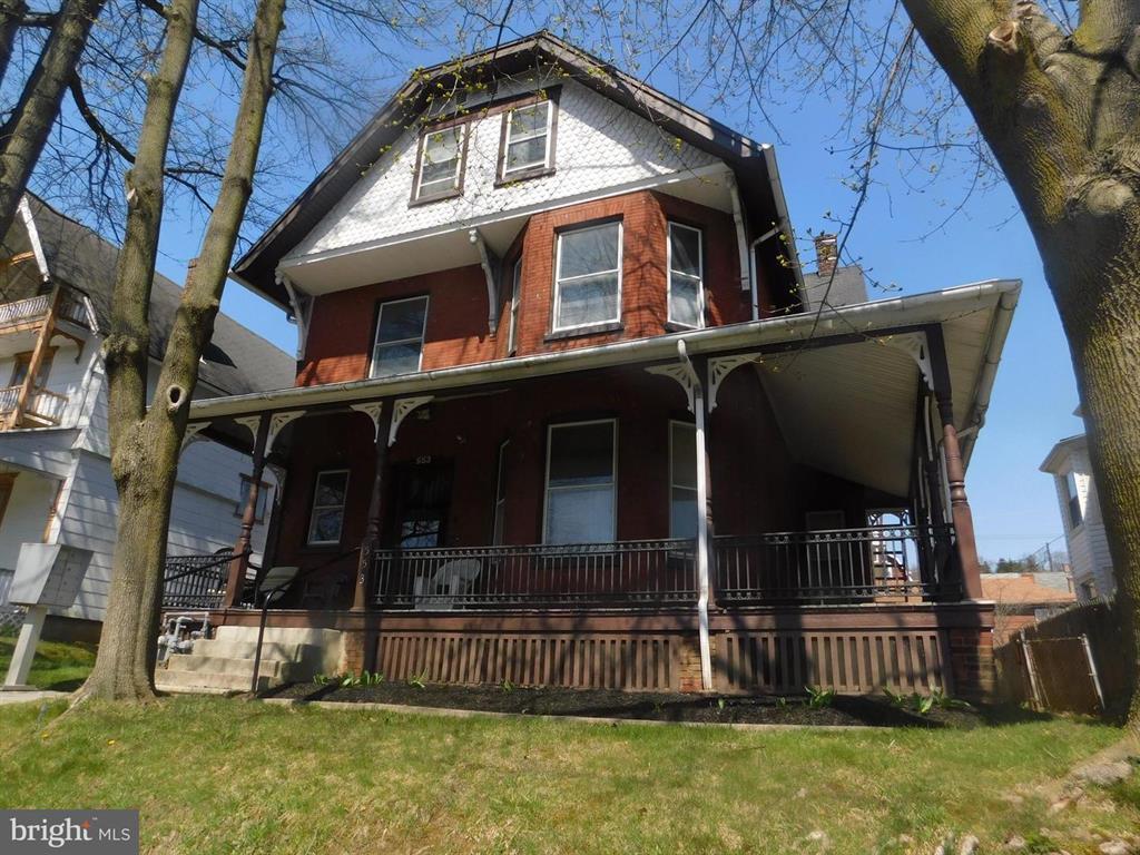 553 E Chestnut St, Coatesville, PA à vendre Photo principale– Image 1 sur 2
