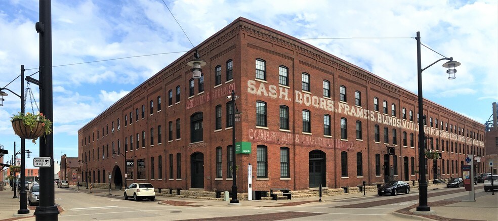 900 Jackson St, Dubuque, IA à louer - Photo principale – Image 2 sur 7