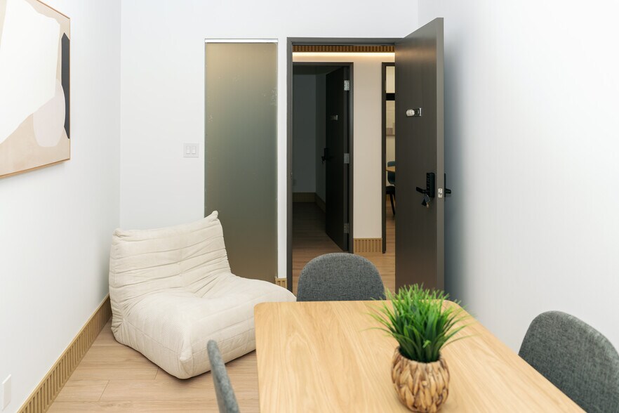 202-1128 Broadway W, Vancouver, BC à louer - Photo intérieure – Image 2 sur 8