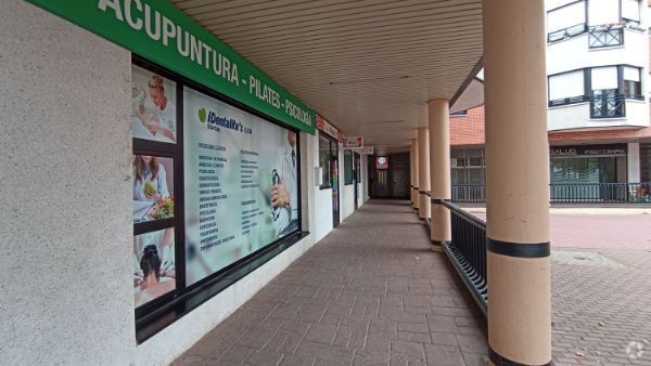 Immeuble residentiel dans Villaviciosa de Odón, Madrid à vendre Photo principale– Image 1 sur 2