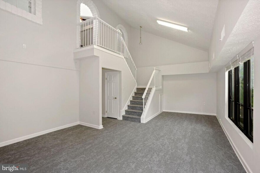 8569-8573 Sudley Rd, Manassas, VA à vendre - Photo intérieure – Image 3 sur 7