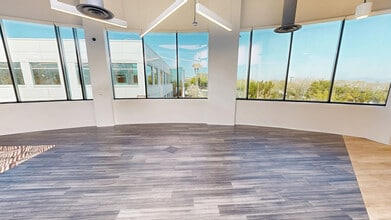 4790 Eastgate Mall, San Diego, CA à louer Numérisation 3D Matterport– Image 1 sur 19