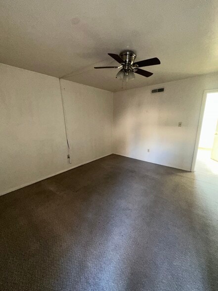 1606 Wayne St NE, Roanoke, VA à vendre - Photo intérieure – Image 2 sur 10