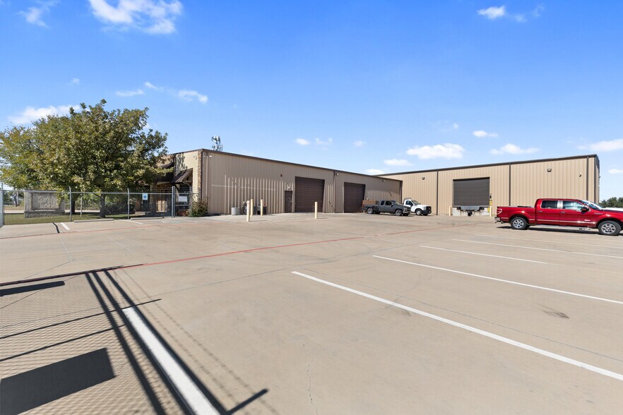 1201 S Commercial Blvd, Arlington, TX à vendre - Photo de l’immeuble – Image 2 sur 33