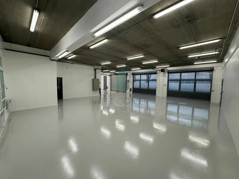 163 Rue De La Belle Etoile, Roissy-en-France à louer - Photo de l’immeuble – Image 2 sur 9