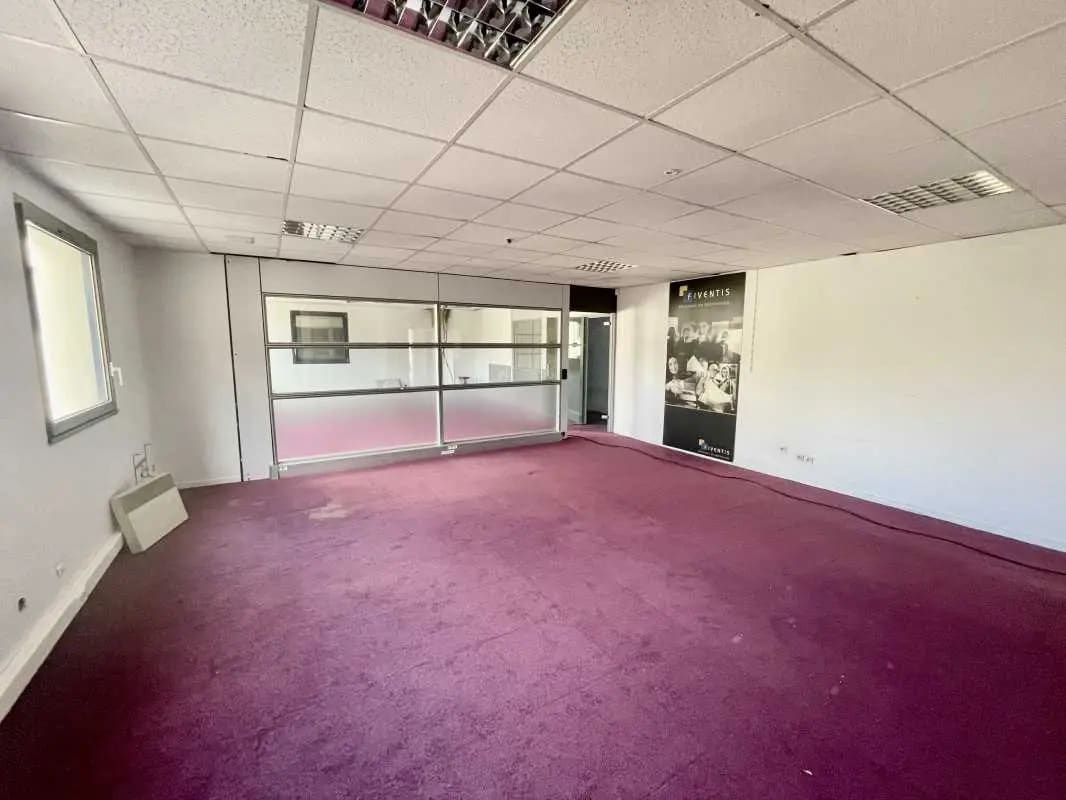 Bureau dans Bois-Guillaume à louer Photo intérieure– Image 1 sur 11