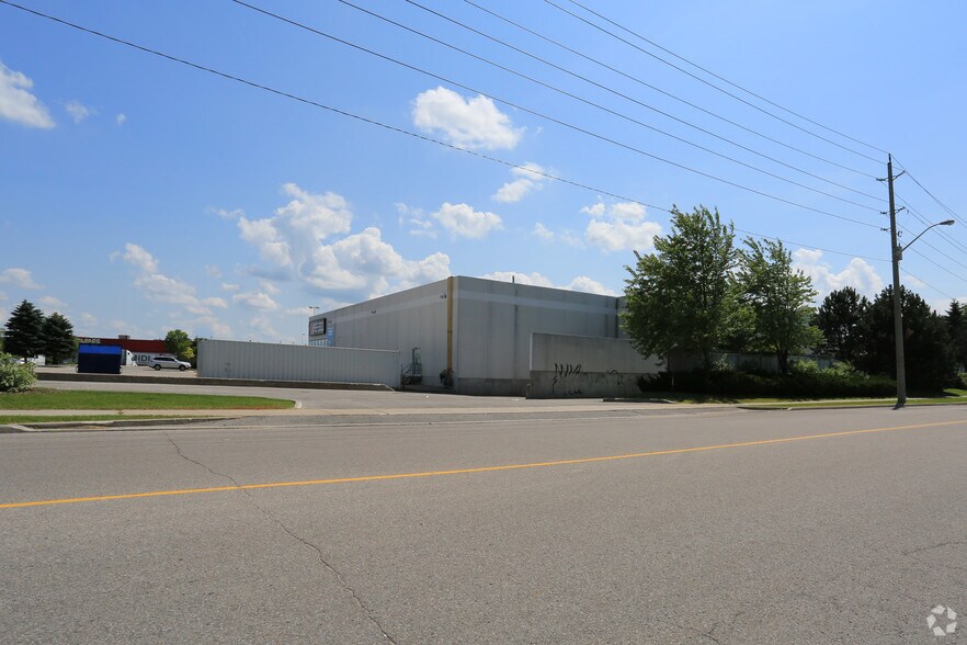 42 Caplan Ave, Barrie, ON à louer - Photo de l’immeuble – Image 3 sur 4