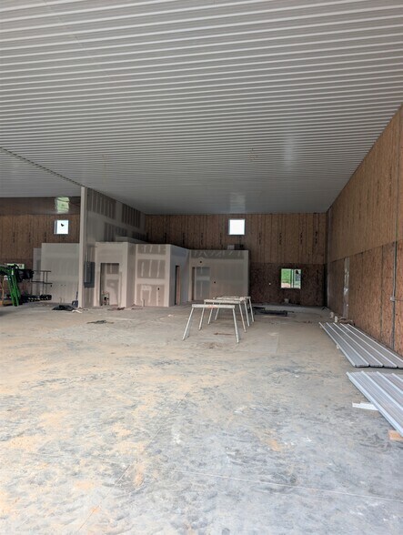 N7144 Bowers Rd, Elkhorn, WI à louer - Photo de l’immeuble – Image 3 sur 16