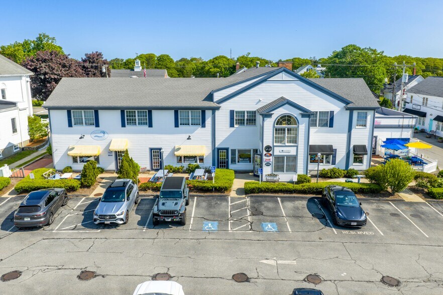 537 Main St, Harwich Port, MA à louer - Photo de l’immeuble – Image 3 sur 3