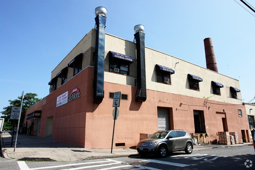 41-23 Murray St, Flushing, NY à vendre - Photo de l’immeuble – Image 3 sur 4