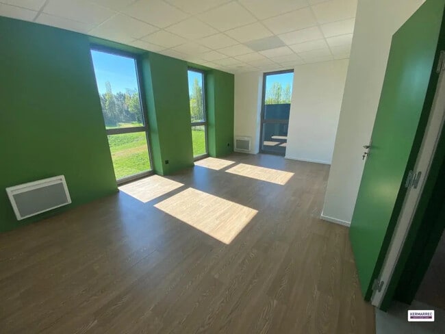 Plus de détails pour Bureau à vendre