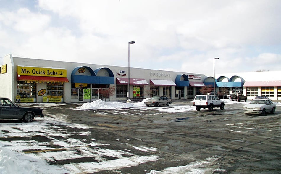 161-169 N Groesbeck Hwy, Mount Clemens, MI à louer - Photo principale – Image 2 sur 2
