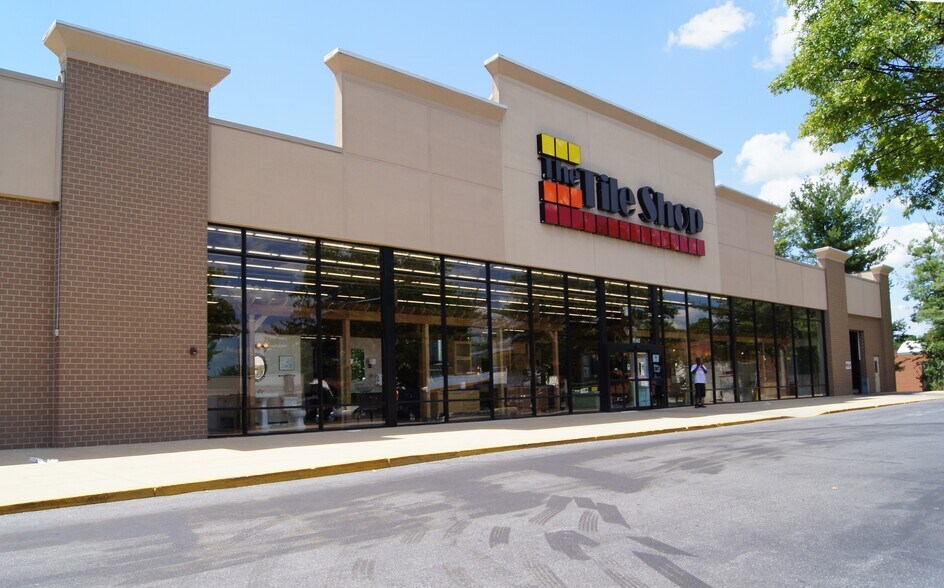 15142 Frederick Rd, Rockville, MD à louer - Photo de l’immeuble – Image 3 sur 5