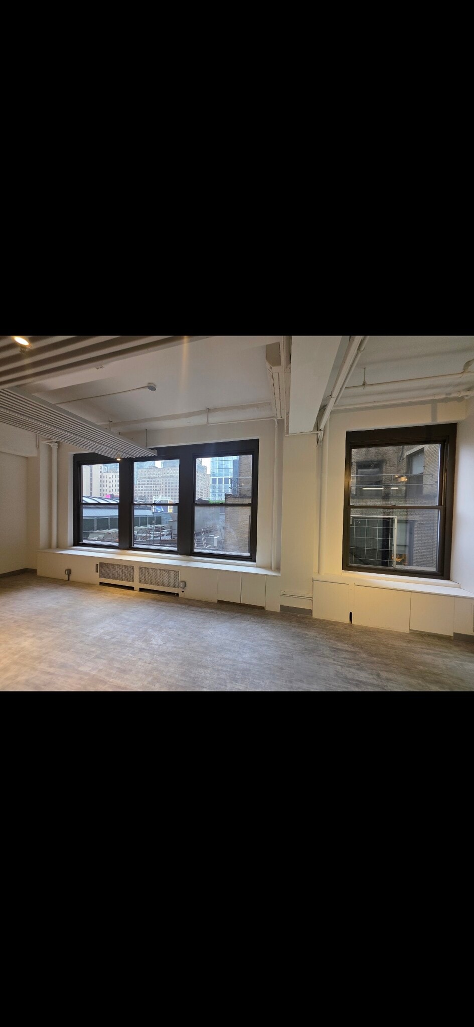 224 W 35th St, New York, NY à louer Photo intérieure– Image 1 sur 5