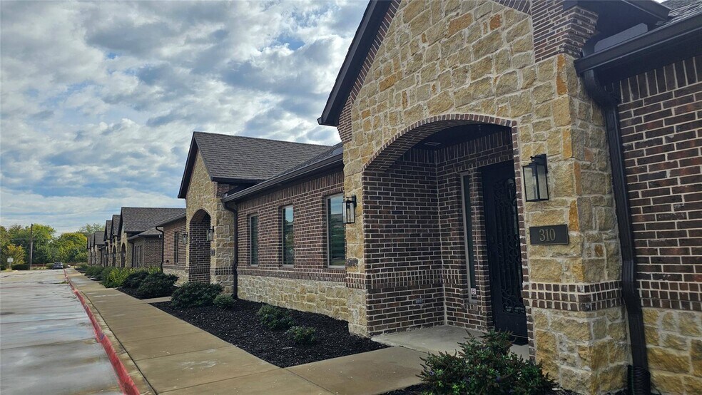 11619 Independence Parkway, Frisco, TX à vendre - Photo de l’immeuble – Image 2 sur 17