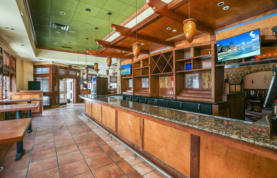 265 Glendora Ave, West Covina, CA à louer - Photo intérieure – Image 3 sur 27