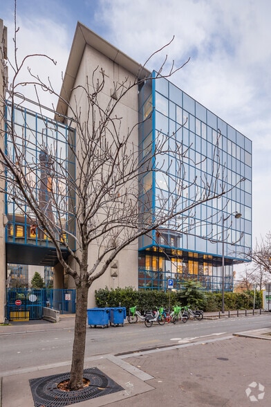 17-31 Quai Panhard Et Levassor, Paris à louer - Photo de l’immeuble – Image 2 sur 3