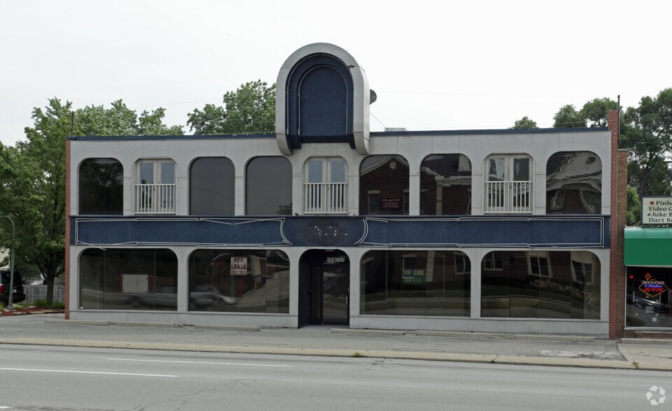 32106 Woodward Ave, Royal Oak, MI à vendre - Photo de l’immeuble – Image 2 sur 2
