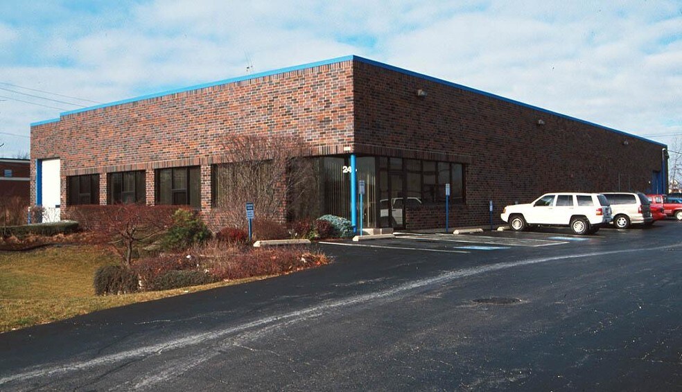 245 Beinoris Dr, Wood Dale, IL à louer - Photo de l’immeuble – Image 1 sur 2