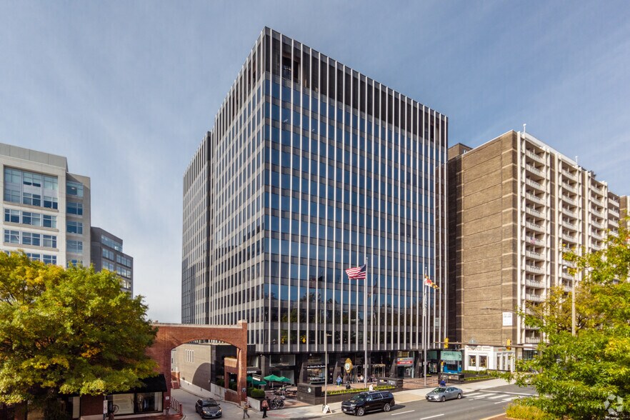 5454 Wisconsin Ave, Chevy Chase, MD à louer - Photo de l’immeuble – Image 2 sur 9