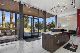 750 E Tahquitz Canyon Way, Palm Springs, CA à louer Photo intérieure– Image 2 sur 10