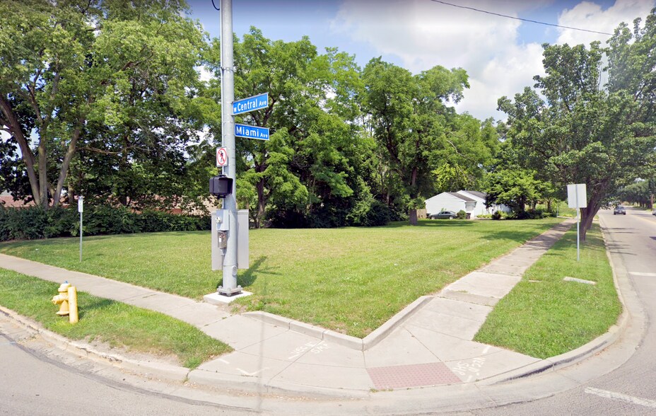 300 W Central Ave, West Carrollton, OH à vendre - Photo de l’immeuble – Image 1 sur 3