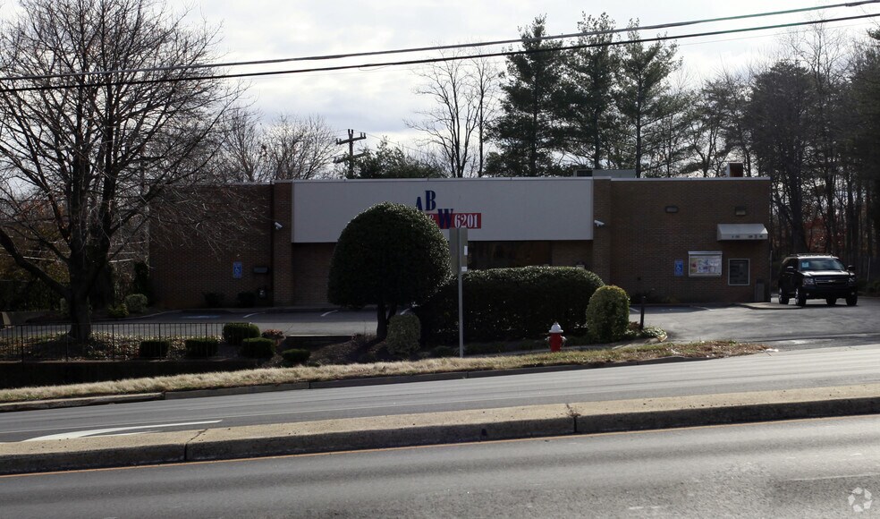 6201 Richmond Hwy, Alexandria, VA à louer - Photo de l’immeuble – Image 2 sur 8