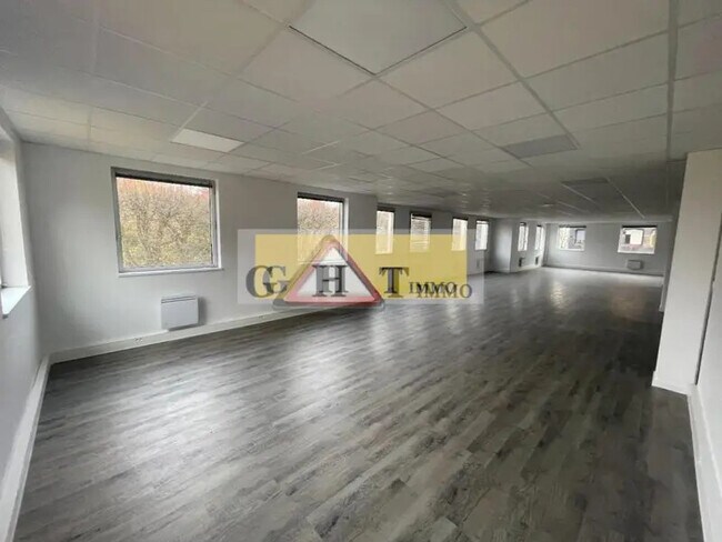 Plus de détails pour Bureau à louer