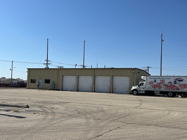 318 Industrial St, De Witt, IA à vendre - Photo de l’immeuble – Image 3 sur 5