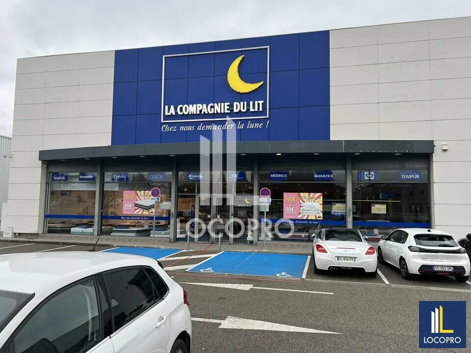 Local commercial dans Les Pennes-Mirabeau à louer Photo de l’immeuble– Image 1 sur 6