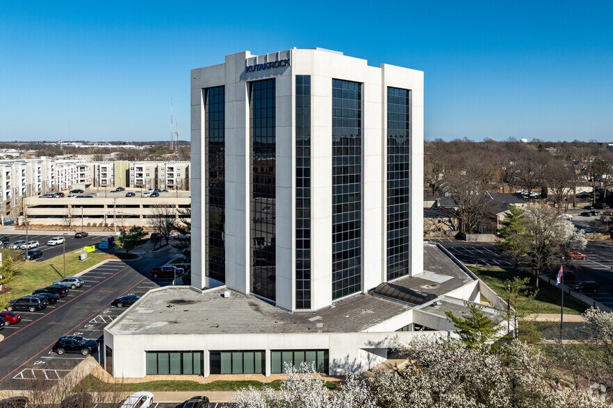 300 John Q. Hammons Pky, Springfield, MO à louer - Photo de l’immeuble – Image 3 sur 10