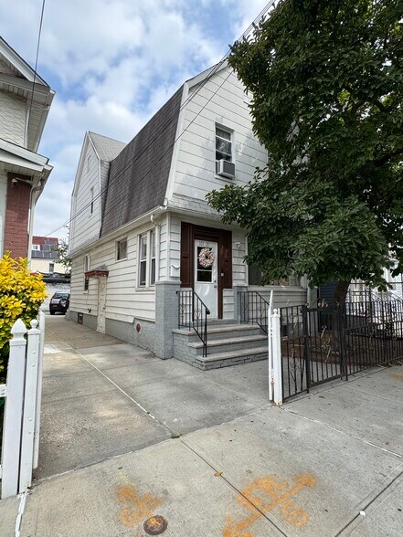 129-09 Liberty Ave, South Richmond Hill, NY à vendre - Photo de l’immeuble – Image 3 sur 17